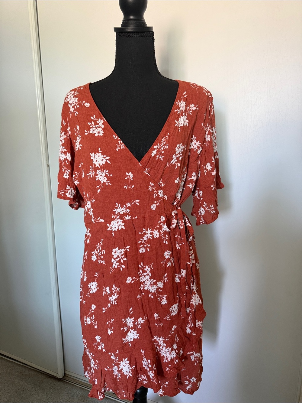 Abercrombie & Fitch - Rust Floral Wrap Dress with White Print | Sz XL